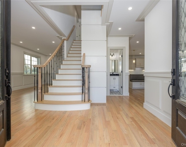 1 Victoria Lane - Photo Thumbnail 1