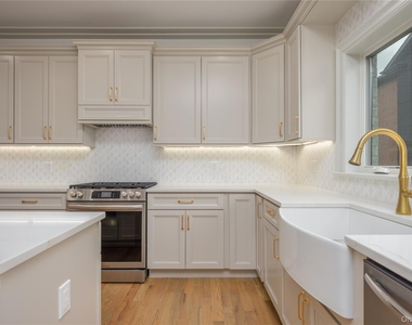 1 Victoria Lane - Photo Thumbnail 9