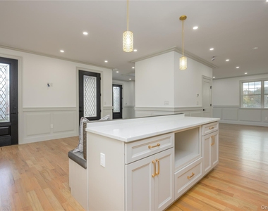 1 Victoria Lane - Photo Thumbnail 10