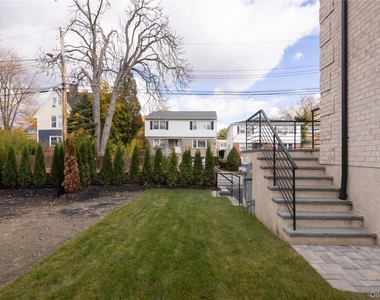 1 Victoria Lane - Photo Thumbnail 25