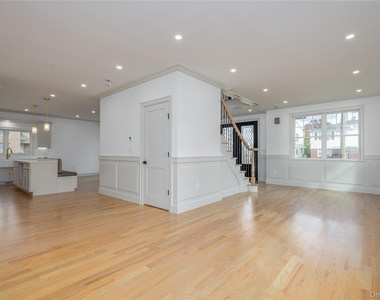 1 Victoria Lane - Photo Thumbnail 4