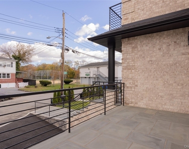 1 Victoria Lane - Photo Thumbnail 23