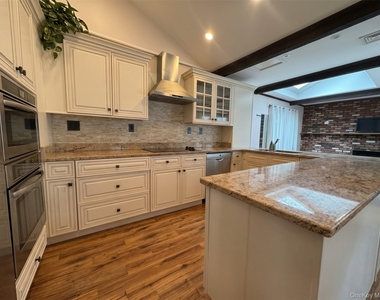4 Evelyn Road - Photo Thumbnail 2