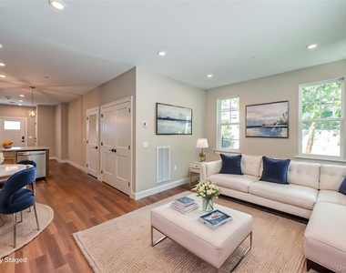1 Conklin Street - Photo Thumbnail 4