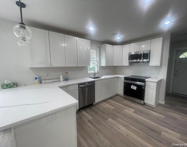 428 Americus Avenue - Photo Thumbnail 3