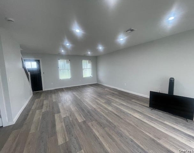 428 Americus Avenue - Photo Thumbnail 4
