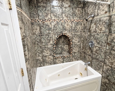 9229 55th Avenue - Photo Thumbnail 13