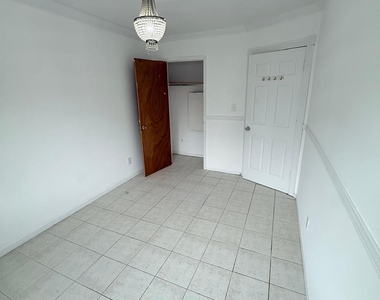 9229 55th Avenue - Photo Thumbnail 15