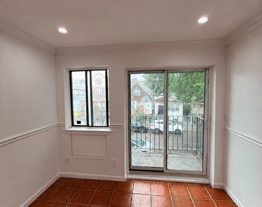 9229 55th Avenue - Photo Thumbnail 2