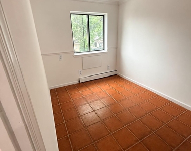 9229 55th Avenue - Photo Thumbnail 3