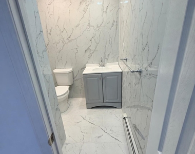 9229 55th Avenue - Photo Thumbnail 18