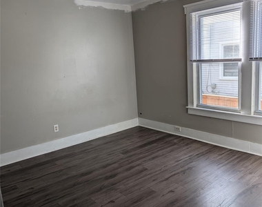 52 Lake Avenue - Photo Thumbnail 5