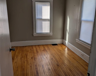 52 Lake Avenue - Photo Thumbnail 4