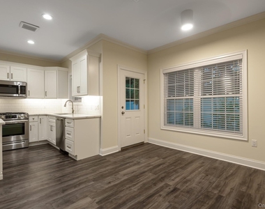 18 Creek Road - Photo Thumbnail 4