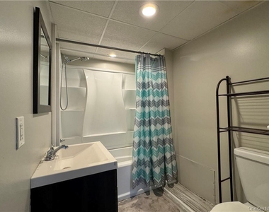 21 Fort Putnam Street - Photo Thumbnail 10