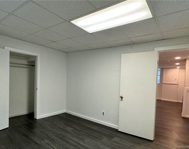 21 Fort Putnam Street - Photo Thumbnail 4