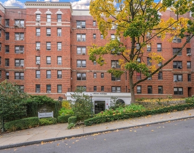 1 Broad Parkway - Photo Thumbnail 2