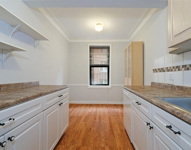 1 Broad Parkway - Photo Thumbnail 9