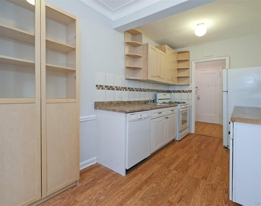 1 Broad Parkway - Photo Thumbnail 13