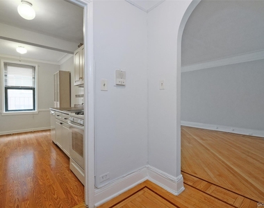 1 Broad Parkway - Photo Thumbnail 15
