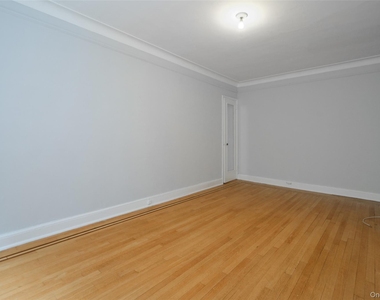 1 Broad Parkway - Photo Thumbnail 18