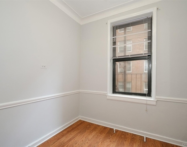 1 Broad Parkway - Photo Thumbnail 12