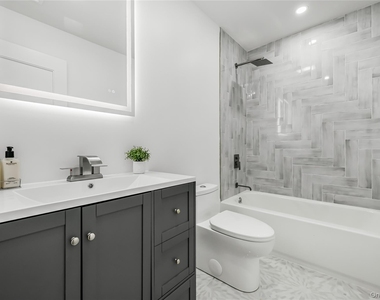 214 Oak Neck - Photo Thumbnail 7