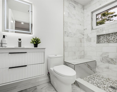 214 Oak Neck - Photo Thumbnail 13