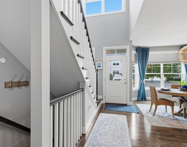 11 Silver Spruce Way - Photo Thumbnail 5
