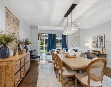 11 Silver Spruce Way - Photo Thumbnail 17