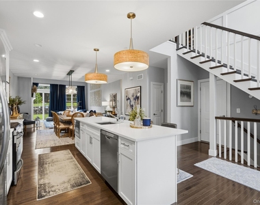 11 Silver Spruce Way - Photo Thumbnail 12