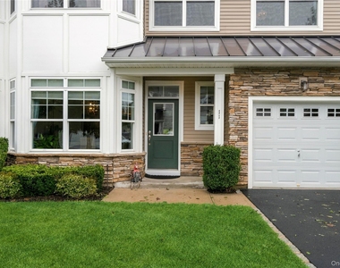 11 Silver Spruce Way - Photo Thumbnail 3