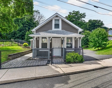 83 Mountain Avenue - Photo Thumbnail 4
