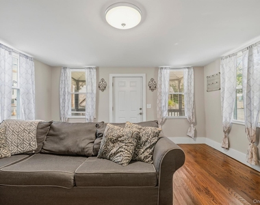 83 Mountain Avenue - Photo Thumbnail 7