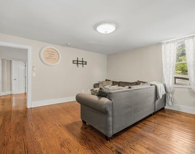 83 Mountain Avenue - Photo Thumbnail 5