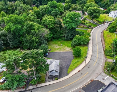 83 Mountain Avenue - Photo Thumbnail 28