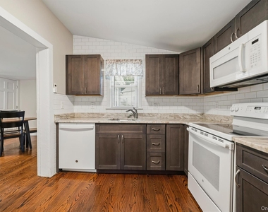 83 Mountain Avenue - Photo Thumbnail 16