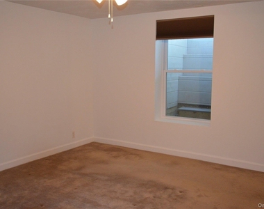 203 Parkside Avenue - Photo Thumbnail 7