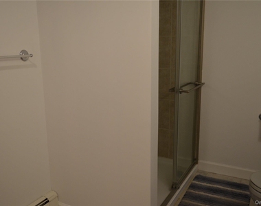 203 Parkside Avenue - Photo Thumbnail 10