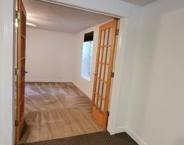 203 Parkside Avenue - Photo Thumbnail 6