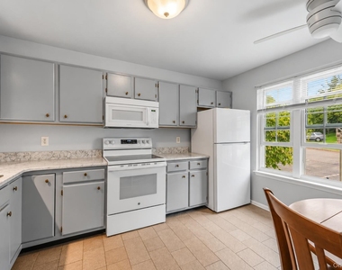 69 Kensington Way - Photo Thumbnail 5