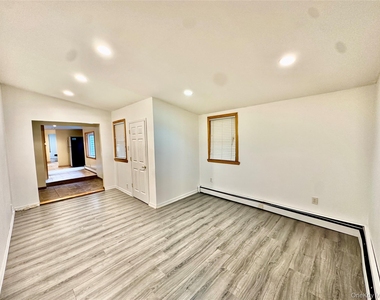 73 Davison Avenue - Photo Thumbnail 9