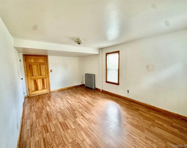 73 Davison Avenue - Photo Thumbnail 12