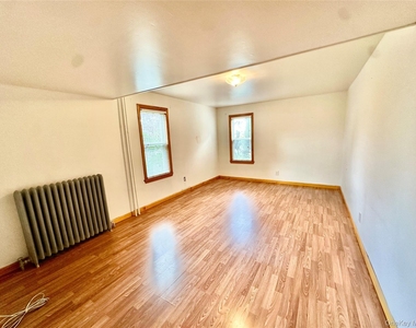 73 Davison Avenue - Photo Thumbnail 11