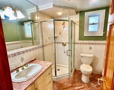 73 Davison Avenue - Photo Thumbnail 7