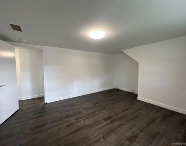 8 Daly Drive - Photo Thumbnail 17