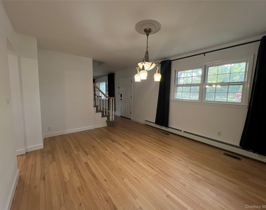 8 Daly Drive - Photo Thumbnail 5