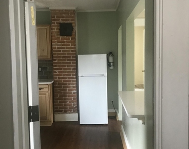 441 Glen Street - Photo Thumbnail 2
