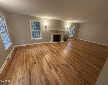 24 Berkshire Drive - Photo Thumbnail 4