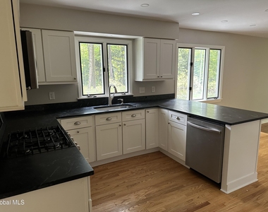 24 Berkshire Drive - Photo Thumbnail 10